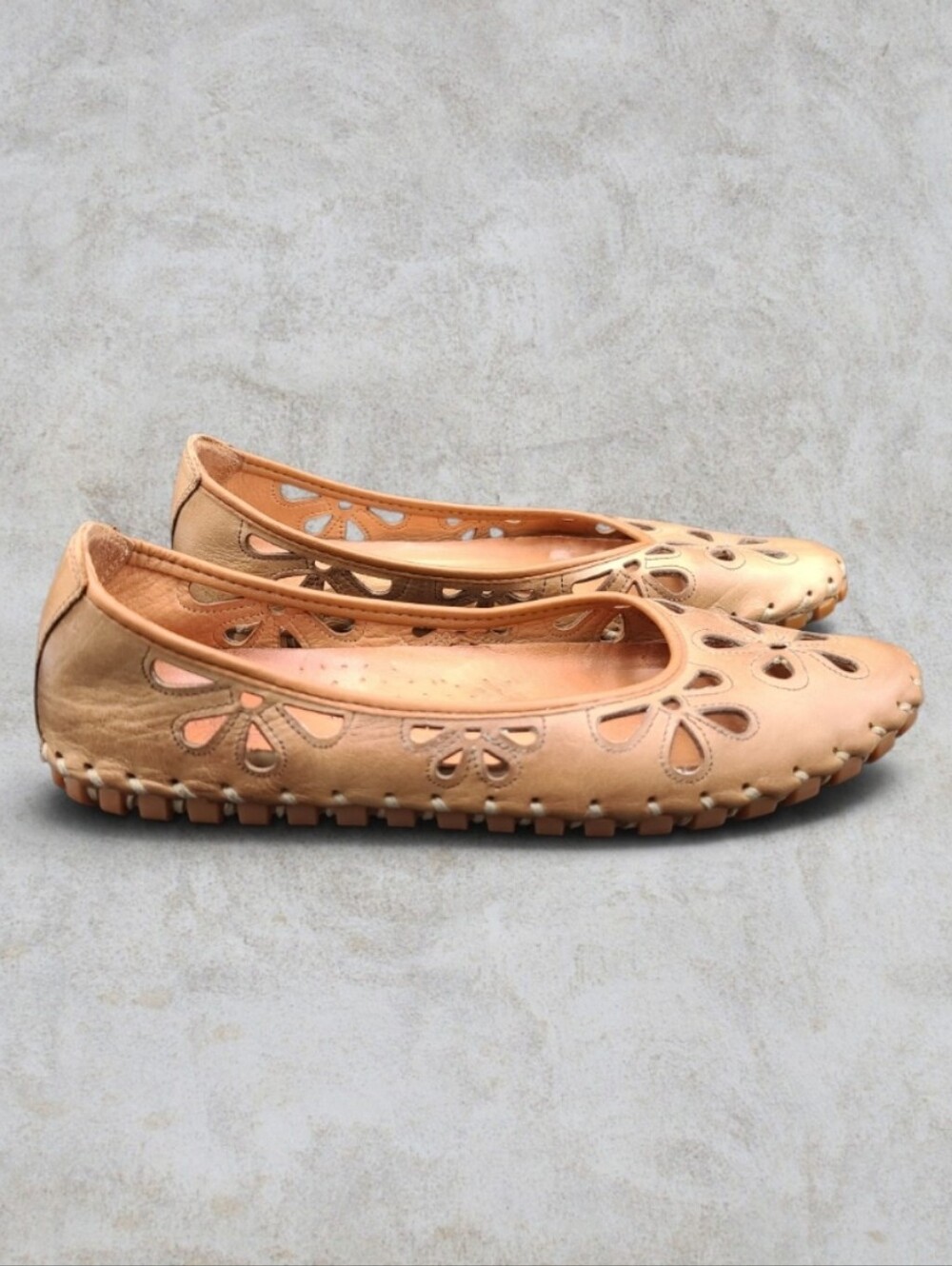 Volks Walkers Tan Leather Floral Laser Cutout Ballet Flats 39 US 8.5
